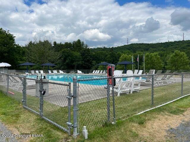 35. Single Family Homes for Sale at 164 Manchester Dr Bushkill, Pennsylvania 18324 United States