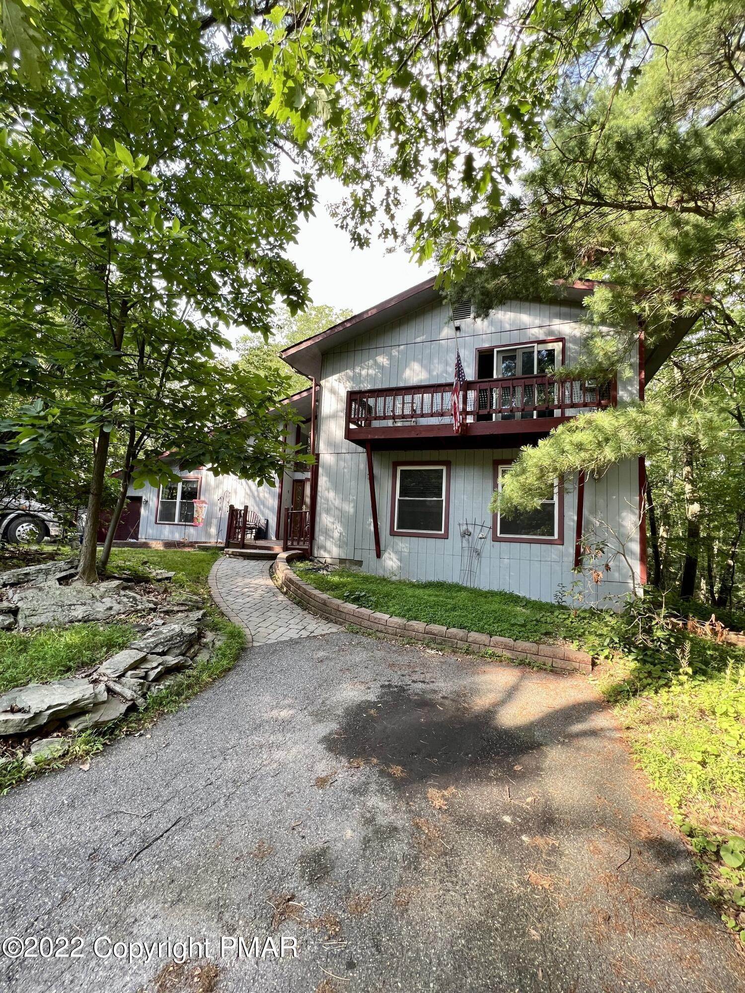 2. Single Family Homes for Sale at 3422 Buck Run Tannersville, Pennsylvania 18372 United States