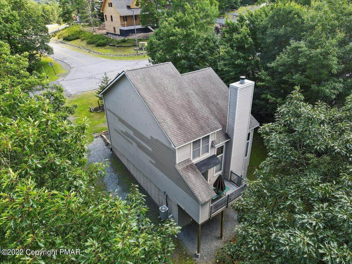 50. Single Family Homes for Sale at 403 Upper Deer Valley Road Tannersville, Pennsylvania 18372 United States