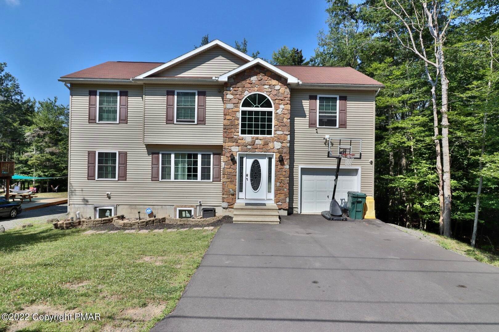 2. Single Family Homes for Sale at 5180 Classic Dr Tobyhanna, Pennsylvania 18466 United States