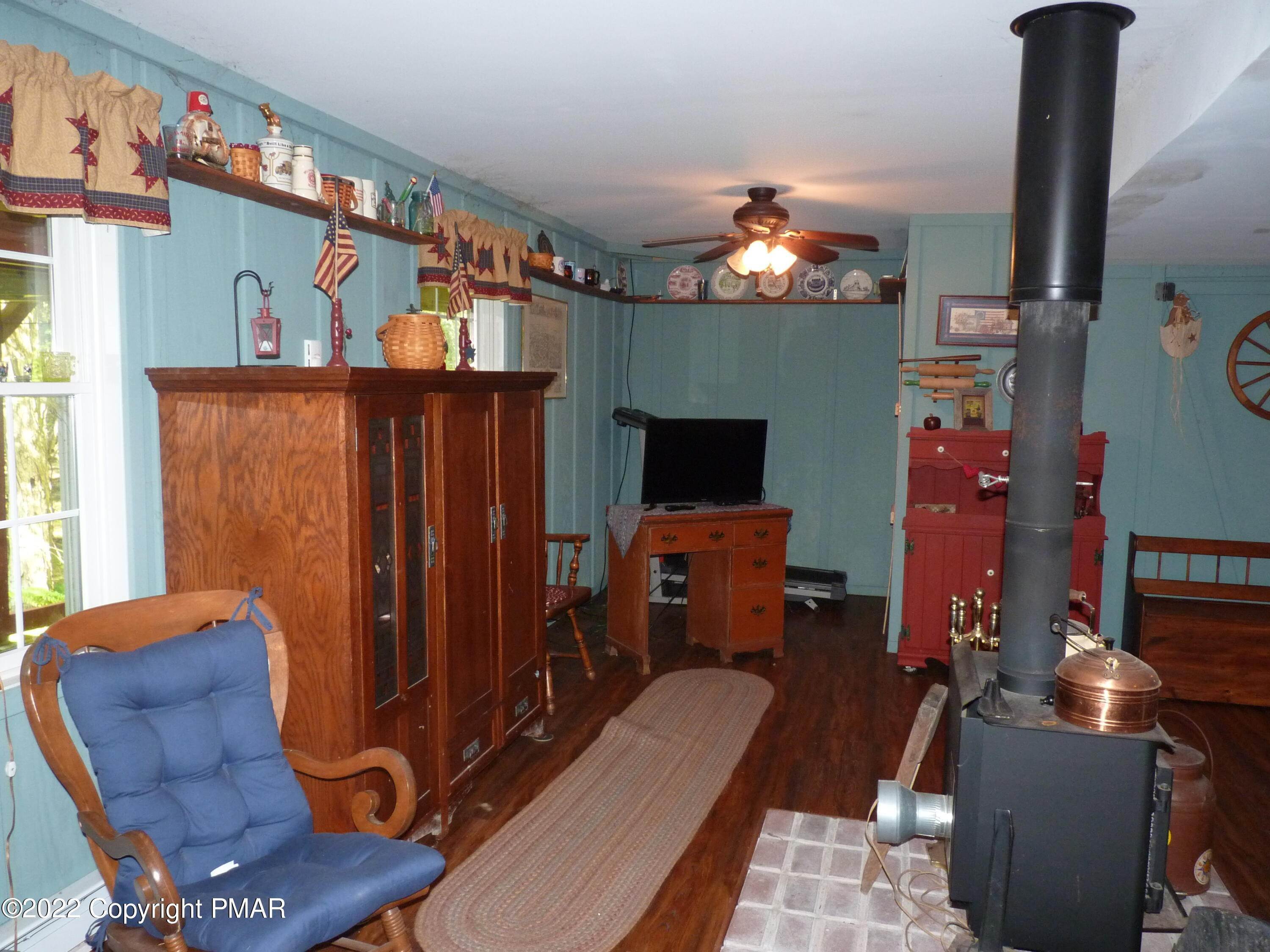 31. Single Family Homes for Sale at 323 Moseywood Road Lake Harmony, Pennsylvania 18624 United States