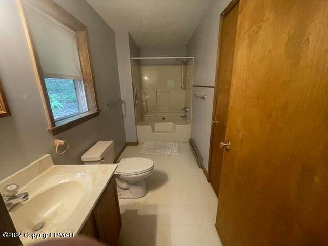 11. Single Family Homes for Sale at 183 Foothill Blvd Effort, Pennsylvania 18330 United States