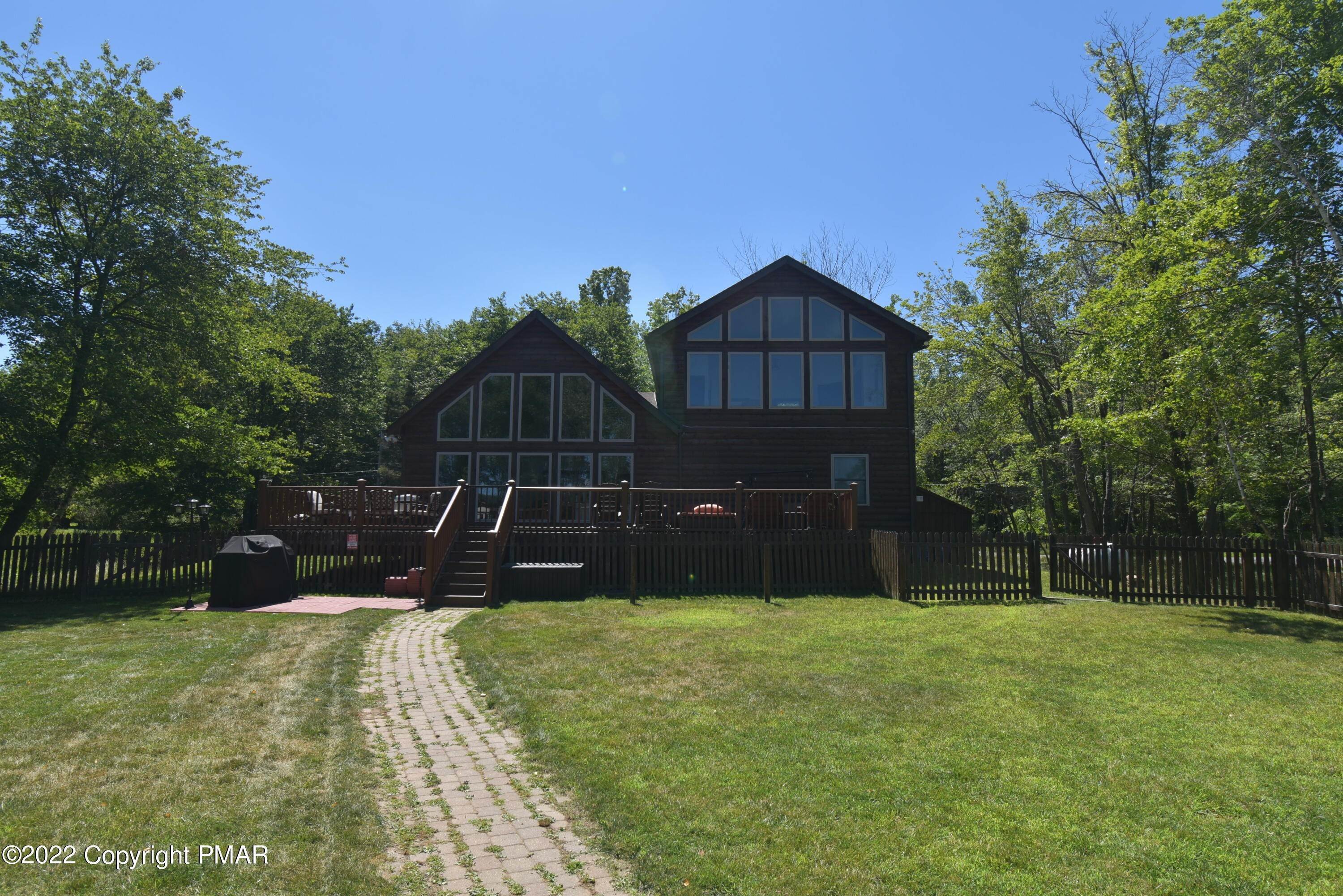 9. Single Family Homes for Sale at 123 Highridge Road Albrightsville, Pennsylvania 18210 United States