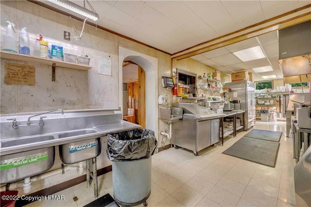37. Commercial for Sale at 442 Bushkill Center Rd Nazareth, Pennsylvania 18064 United States