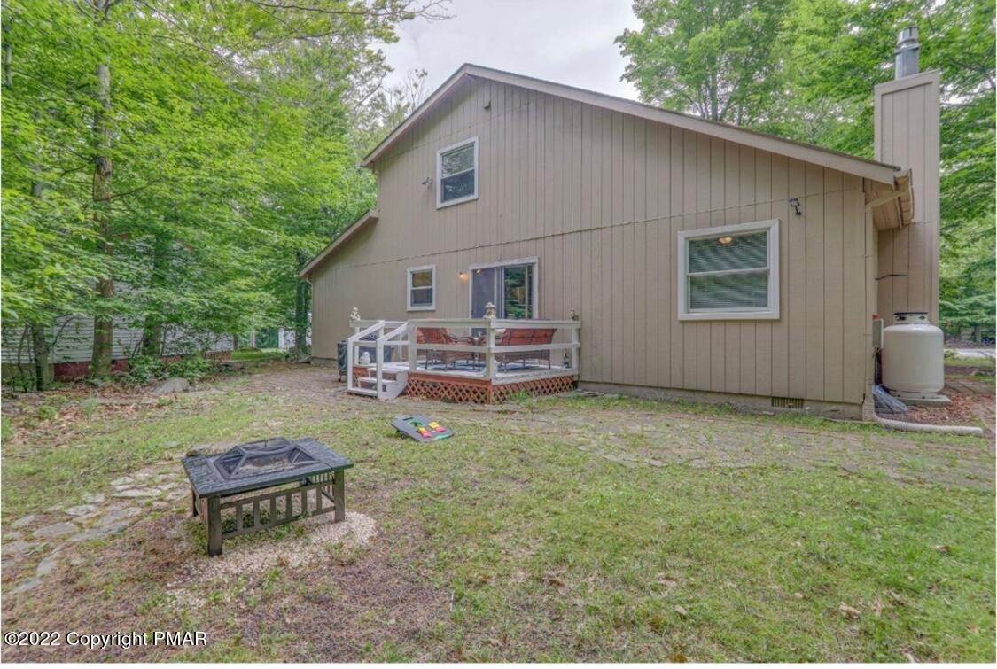 30. Single Family Homes for Sale at 1319 Winding Way Tobyhanna, Pennsylvania 18466 United States