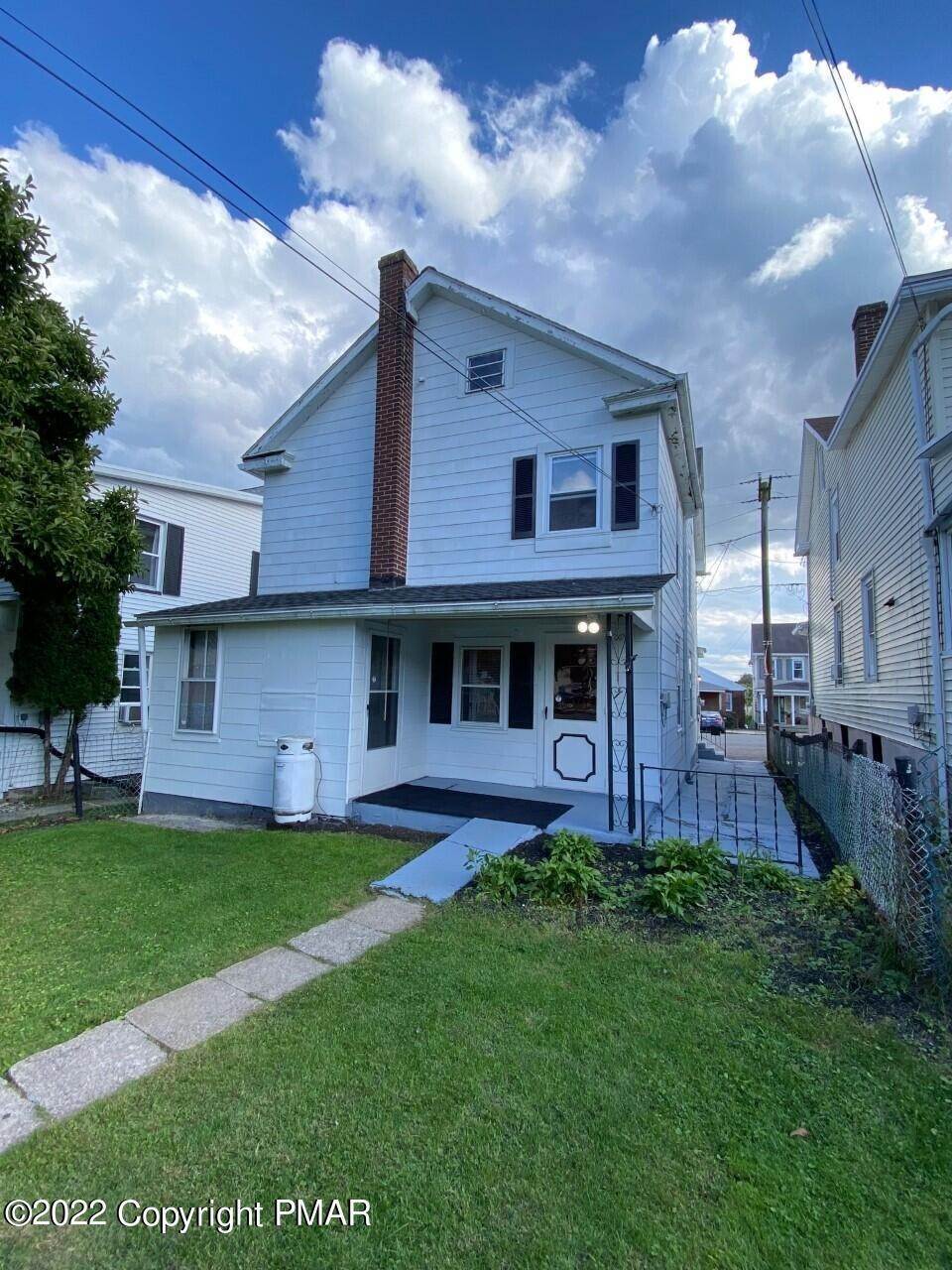 4. Single Family Homes for Sale at 114 E Ludlow St Summit Hill, Pennsylvania 18250 United States