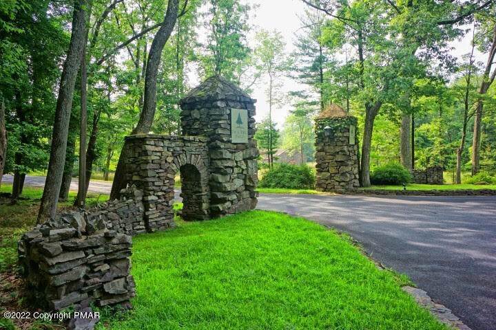 94. Single Family Homes for Sale at 131 Creekside Rd Buck Hill Falls, Pennsylvania 18323 United States