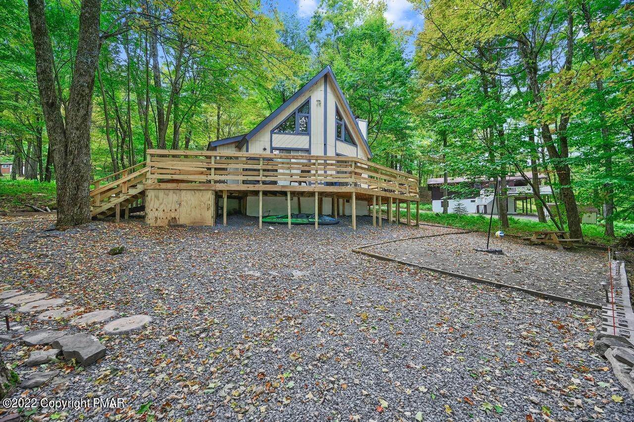 Single Family Homes for Sale at 1400 Lake Ln Pocono Lake, Pennsylvania 18347 United States