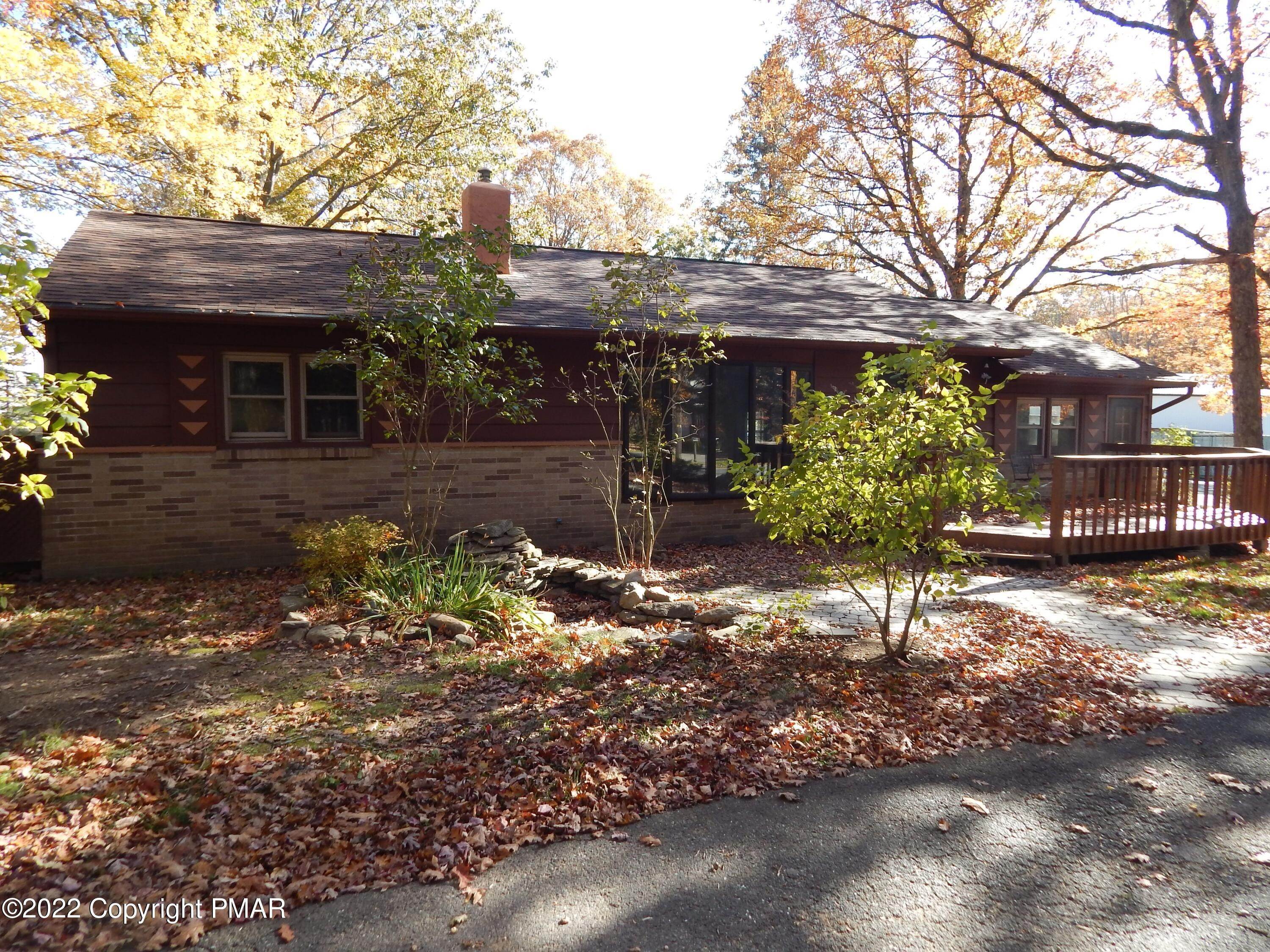 Single Family Homes for Sale at 159 Summit Avenue Pocono Summit, Pennsylvania 18346 United States
