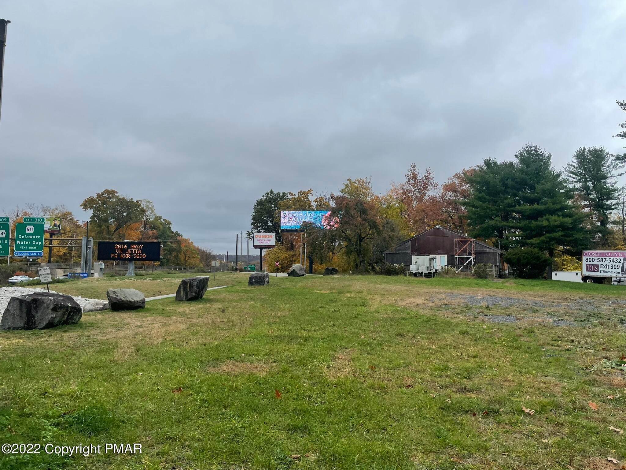 3. Commercial for Sale at 80 I 80 Delaware Water Gap, Pennsylvania 18327 United States