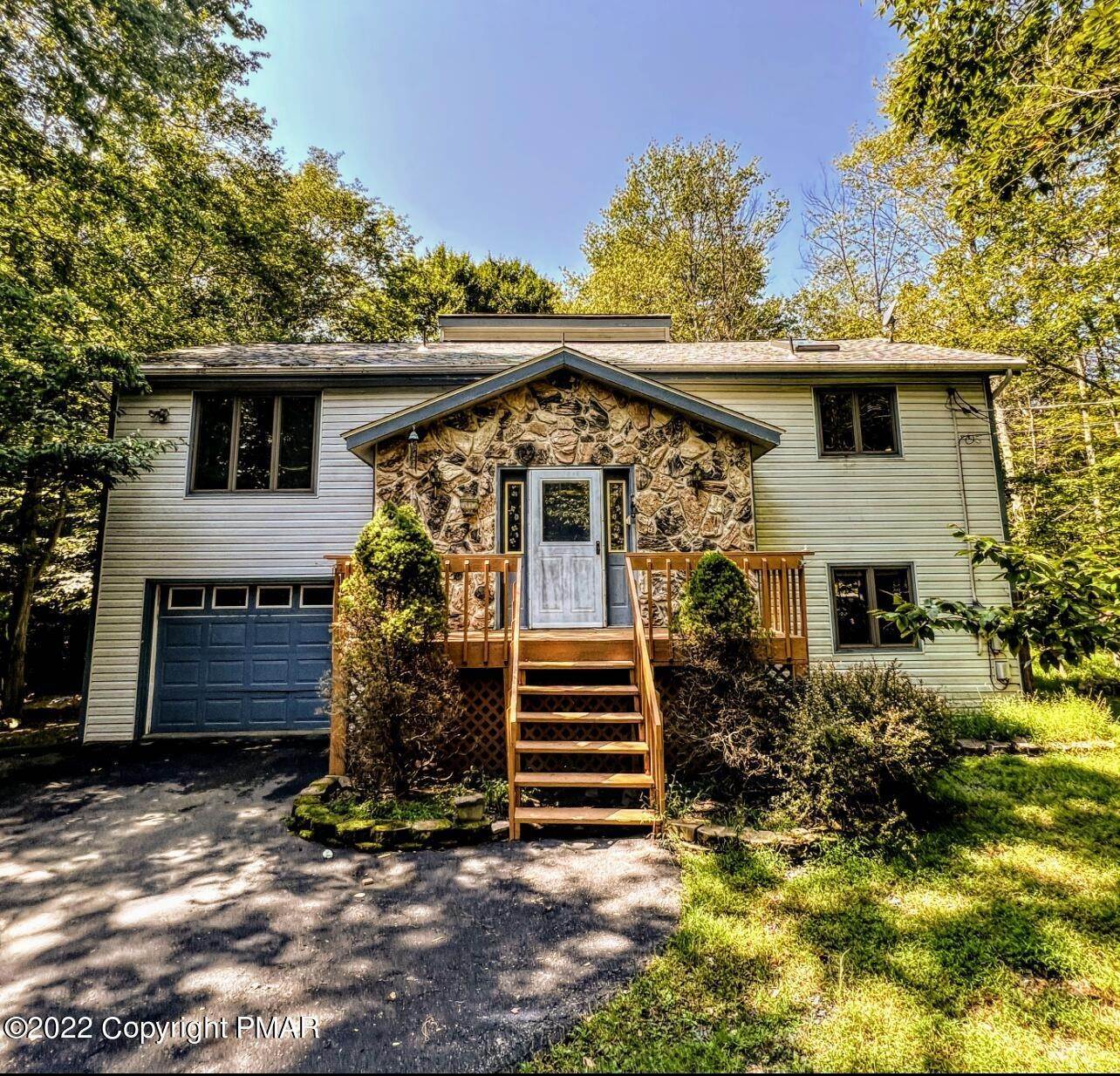 1. Single Family Homes for Sale at 28 S Lehigh River Dr Clifton Township, Pennsylvania 18424 United States