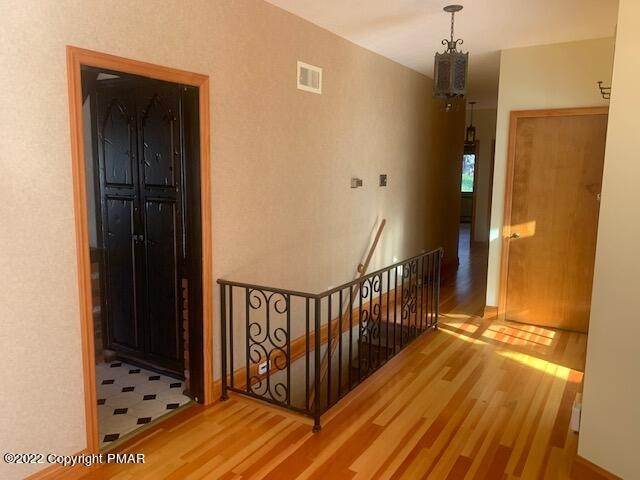21. Single Family Homes for Sale at 53 Crest Dr Lake Harmony, Pennsylvania 18624 United States