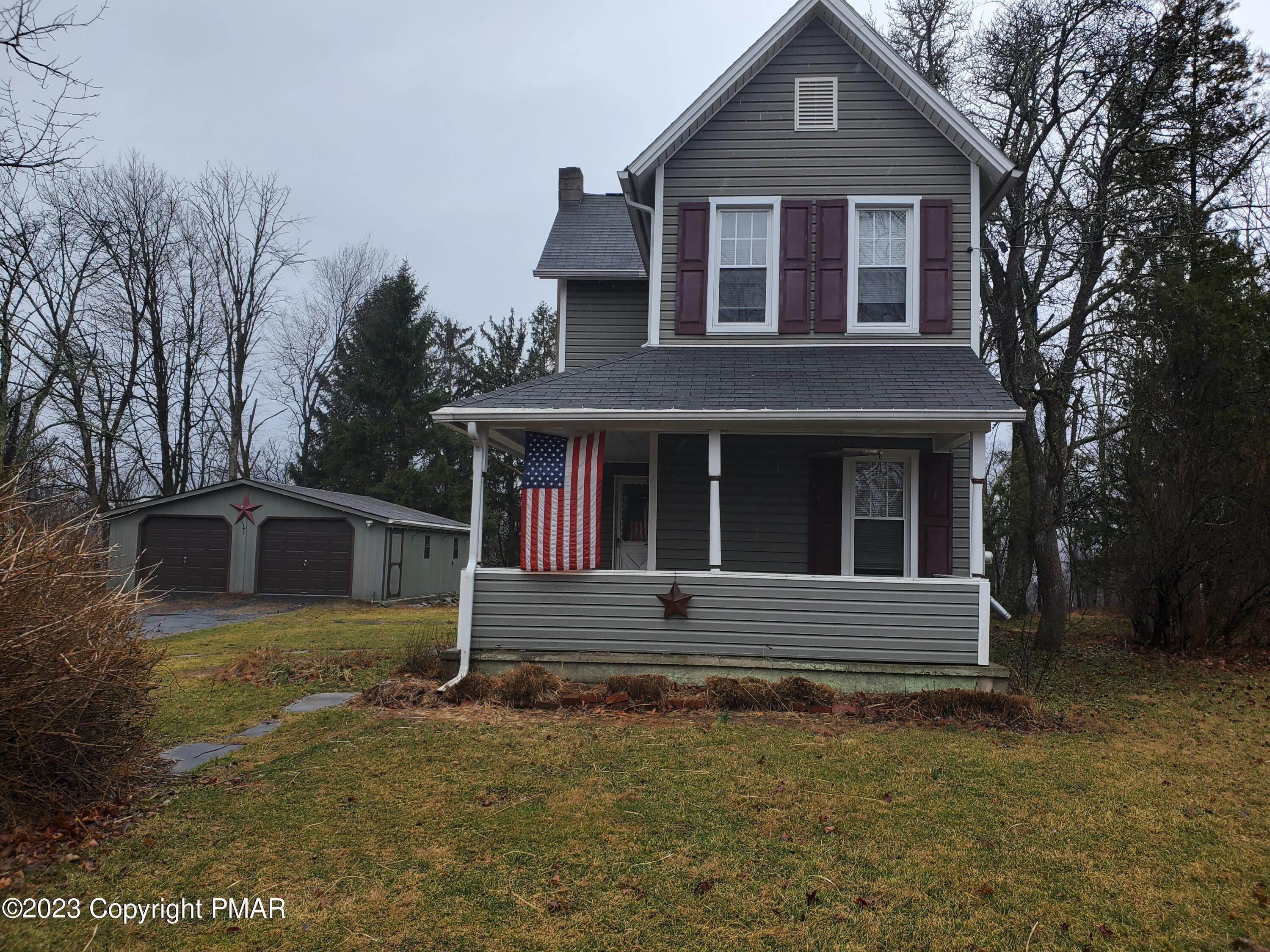 Single Family Homes for Sale at 438 Ridge Road Bangor, Pennsylvania 18013 United States