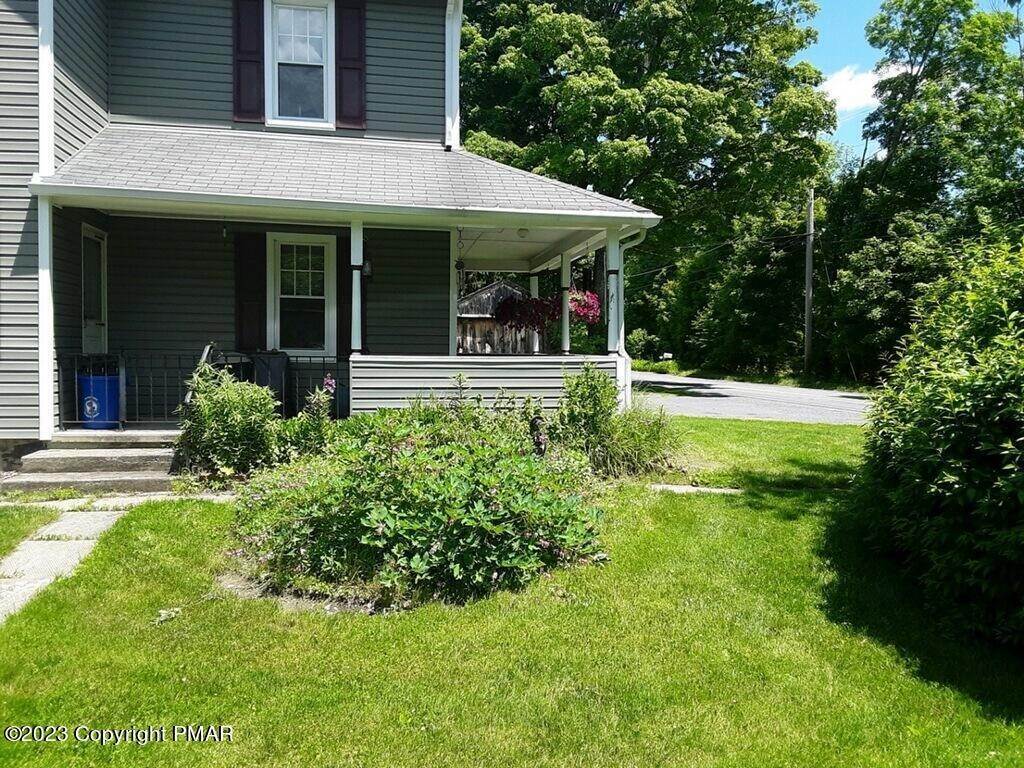 5. Single Family Homes for Sale at 438 Ridge Road Bangor, Pennsylvania 18013 United States