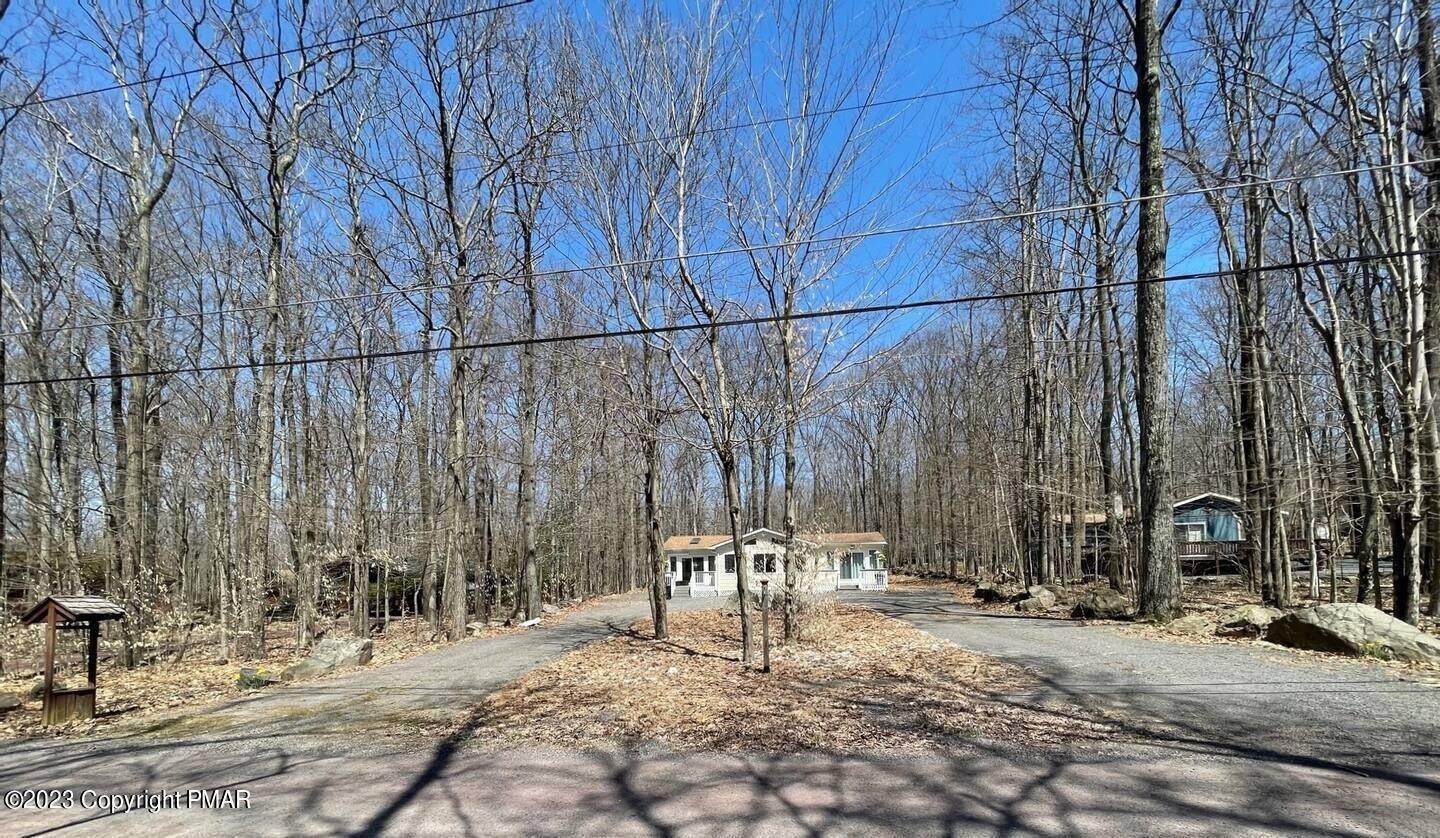 2. Single Family Homes for Sale at 1219 Ranger Trail Pocono Lake, Pennsylvania 18347 United States