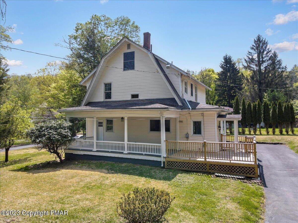 11. Single Family Homes for Sale at 9 Club Court Stroudsburg, Pennsylvania 18360 United States