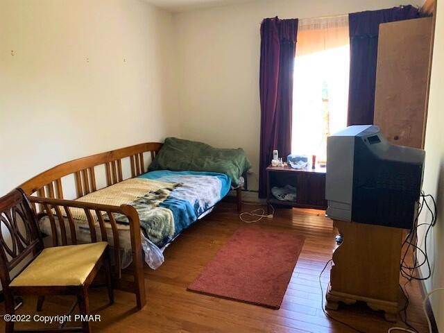 19. Single Family Homes for Sale at 163 Beaver Dam Rd. Long Pond, Pennsylvania 18334 United States