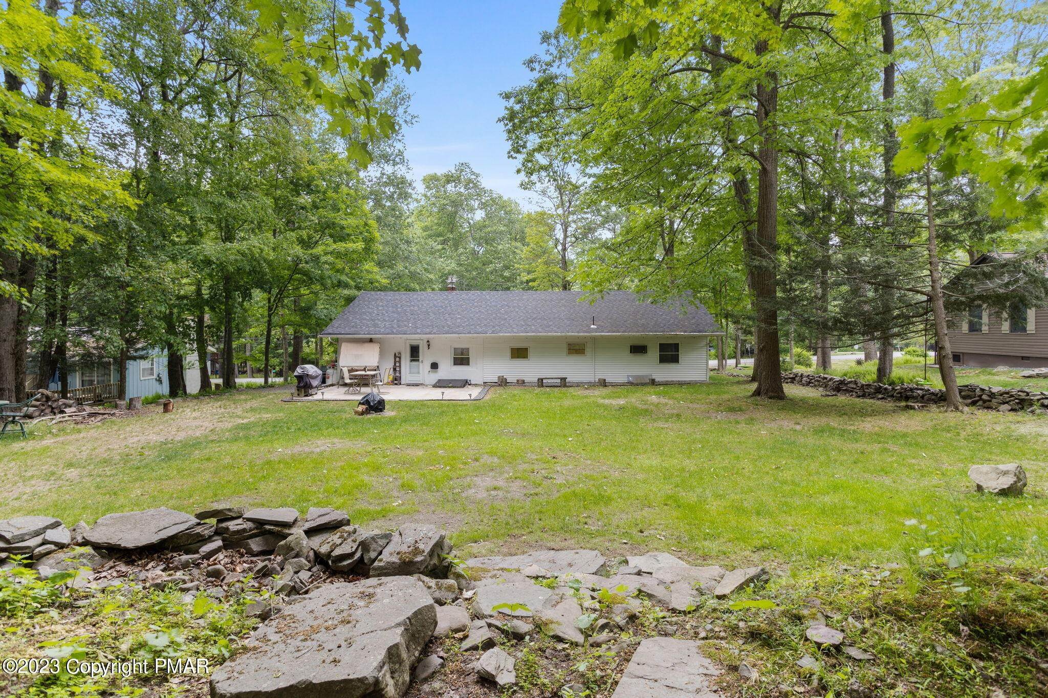 36. Single Family Homes for Sale at 1509 Locust Lane Pocono Lake, Pennsylvania 18347 United States