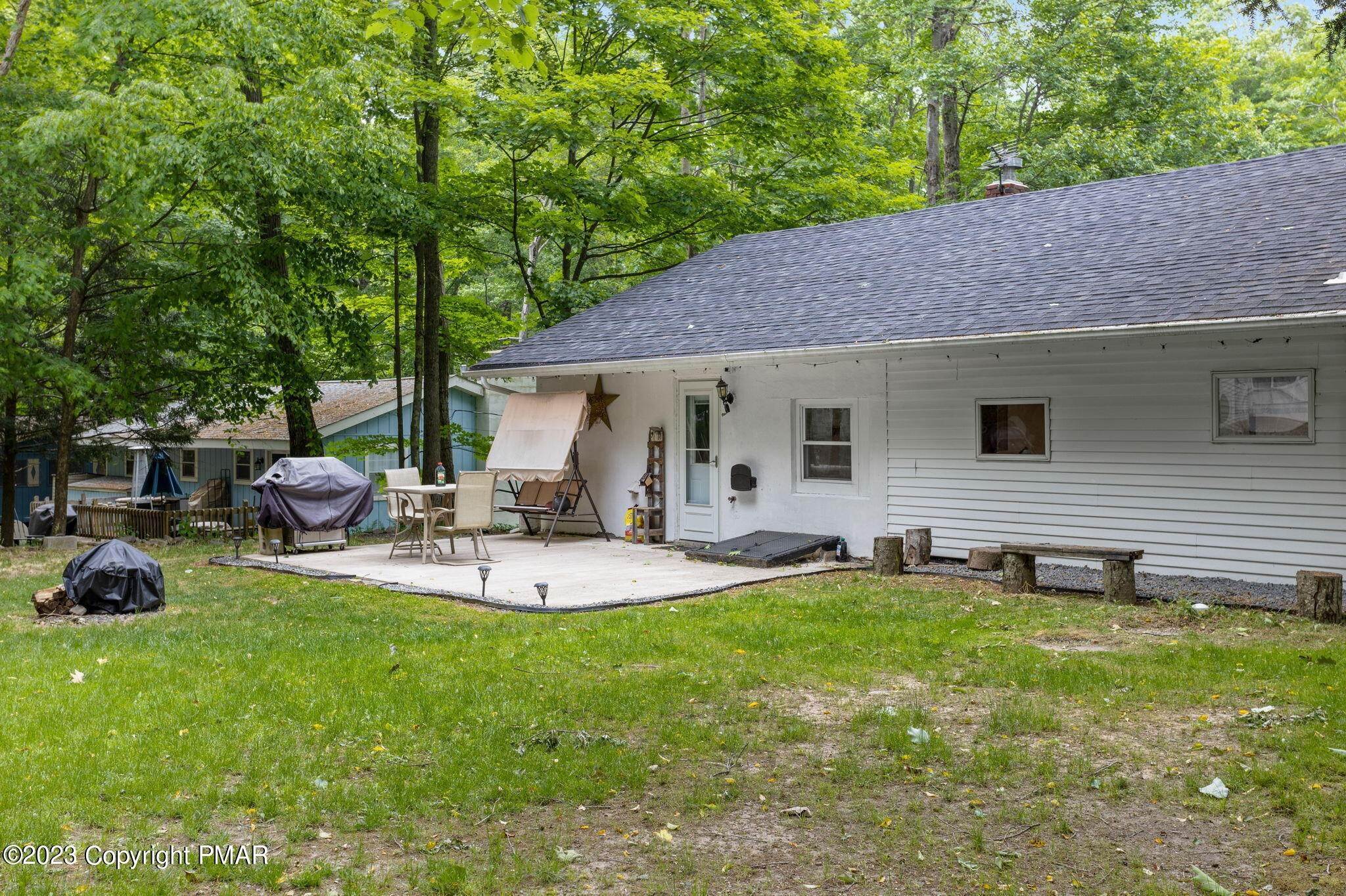 41. Single Family Homes for Sale at 1509 Locust Lane Pocono Lake, Pennsylvania 18347 United States