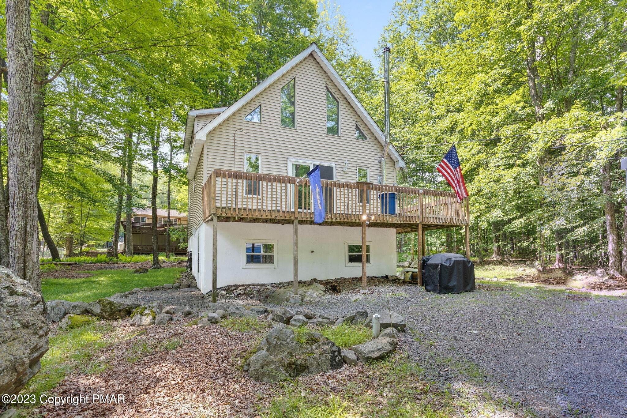 1. Single Family Homes for Sale at 281 Wyalusing Drive Pocono Lake, Pennsylvania 18347 United States
