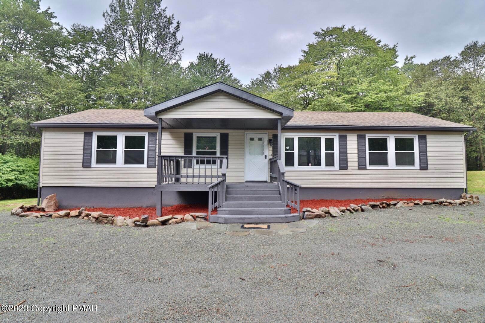 Single Family Homes for Sale at 160 Ryans Road Tobyhanna, Pennsylvania 18466 United States