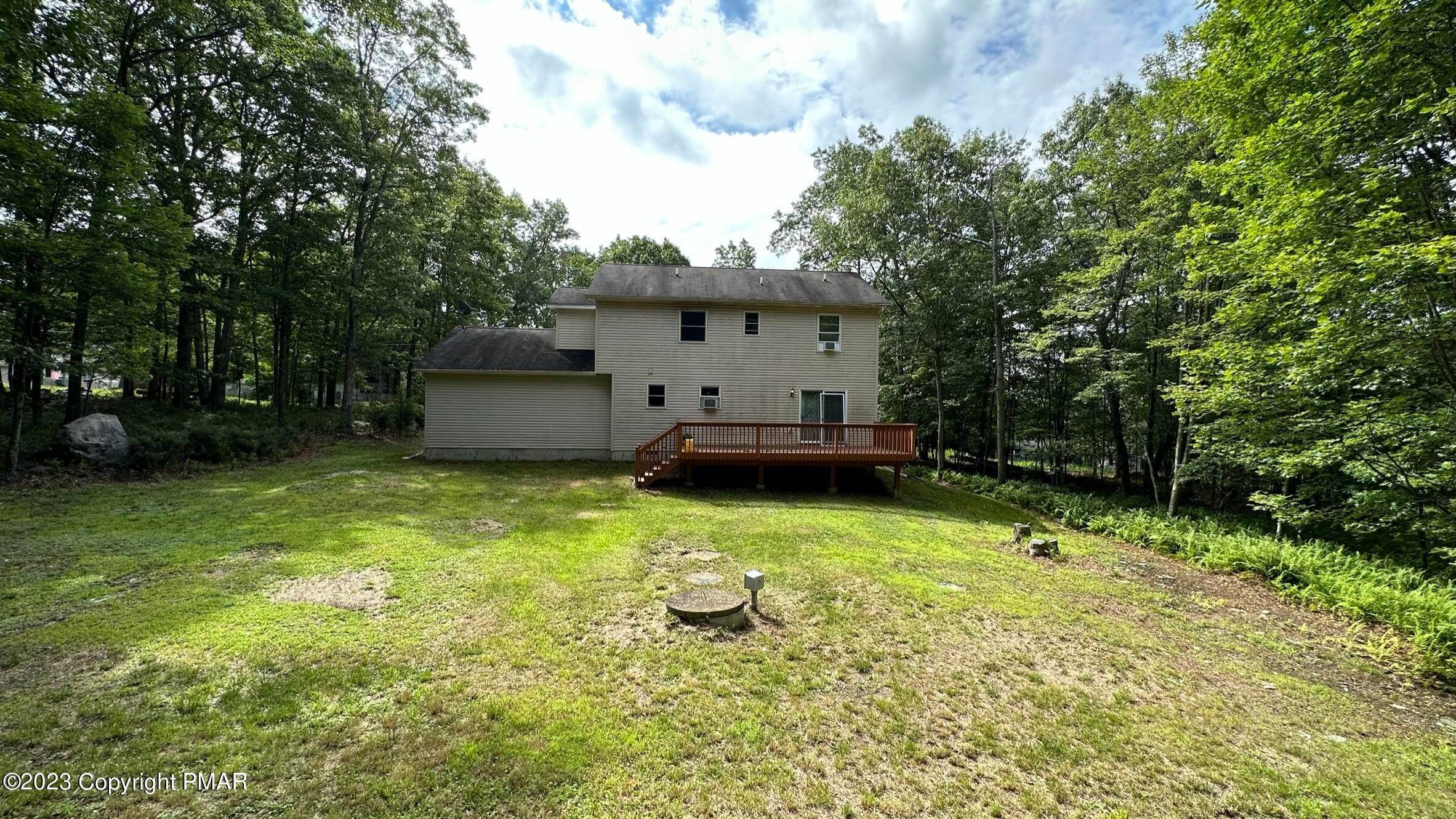 27. Single Family Homes for Sale at 59 Mountain Top Road East Stroudsburg, Pennsylvania 18302 United States