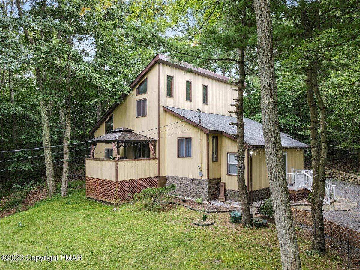 4. Single Family Homes for Sale at 1358 Cambell Way Tobyhanna, Pennsylvania 18466 United States