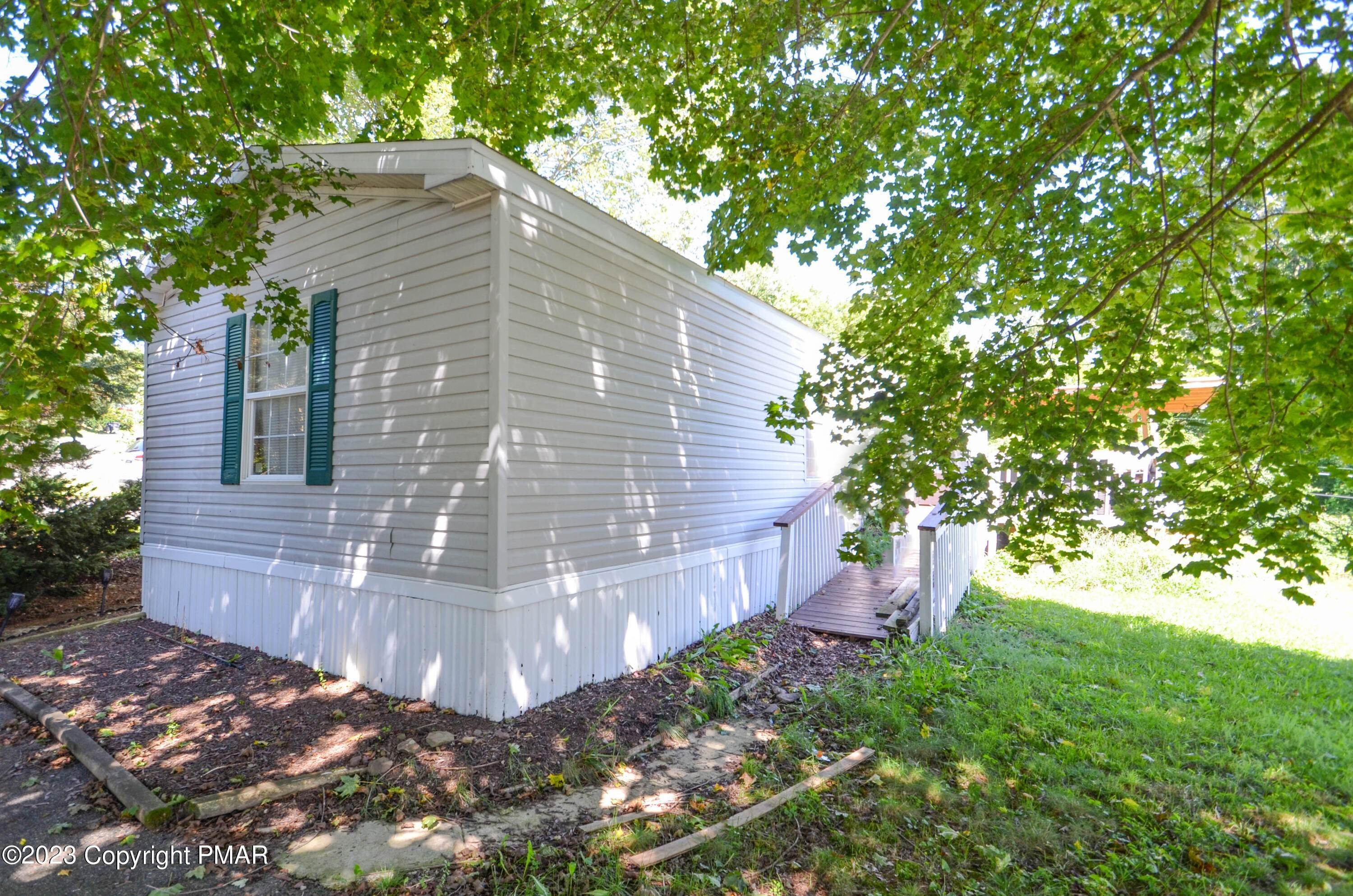 2. Single Family Homes for Sale at 126 Cheyenne Lane Lehighton, Pennsylvania 18235 United States