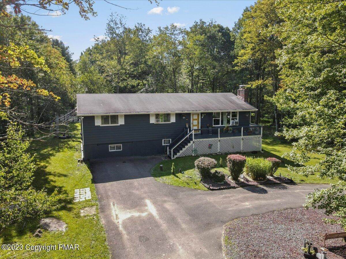 2. Single Family Homes for Sale at 124 Shawnee Drive Pocono Lake, Pennsylvania 18347 United States