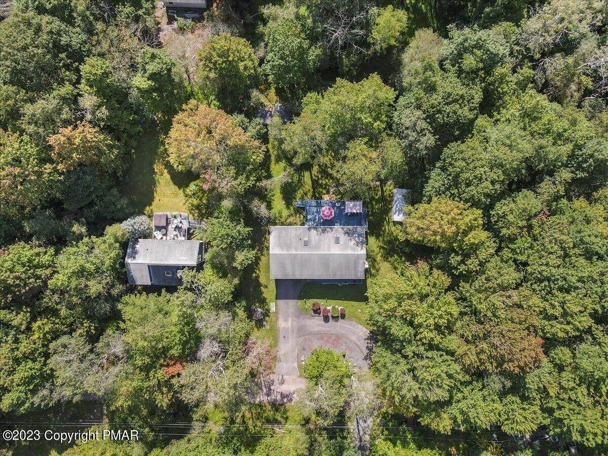 54. Single Family Homes for Sale at 124 Shawnee Drive Pocono Lake, Pennsylvania 18347 United States