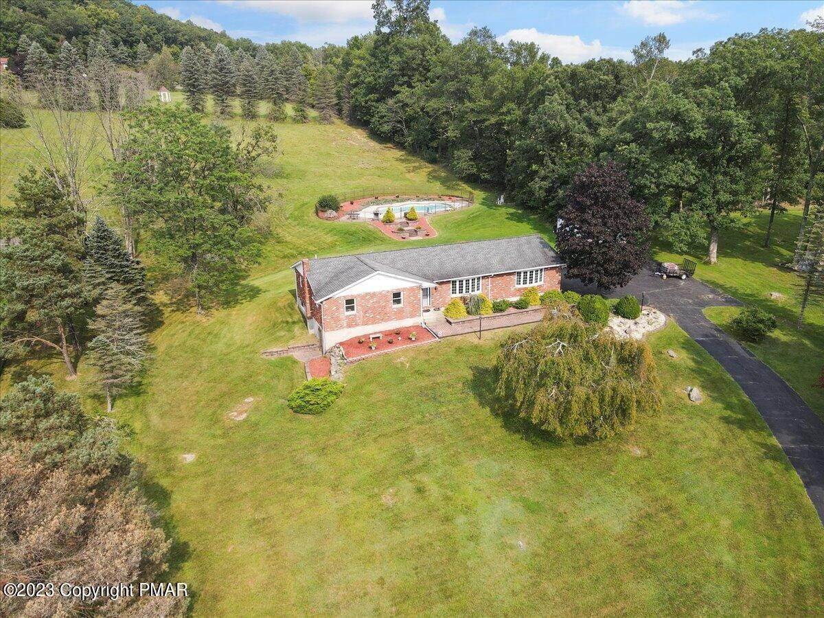 6. Single Family Homes for Sale at 5714 Neola Road Stroudsburg, Pennsylvania 18360 United States