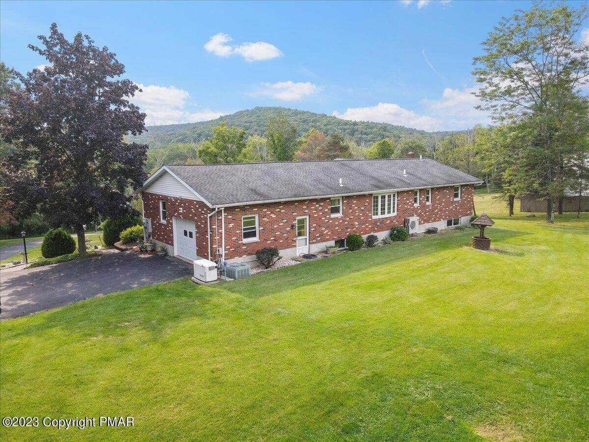 60. Single Family Homes for Sale at 5714 Neola Road Stroudsburg, Pennsylvania 18360 United States