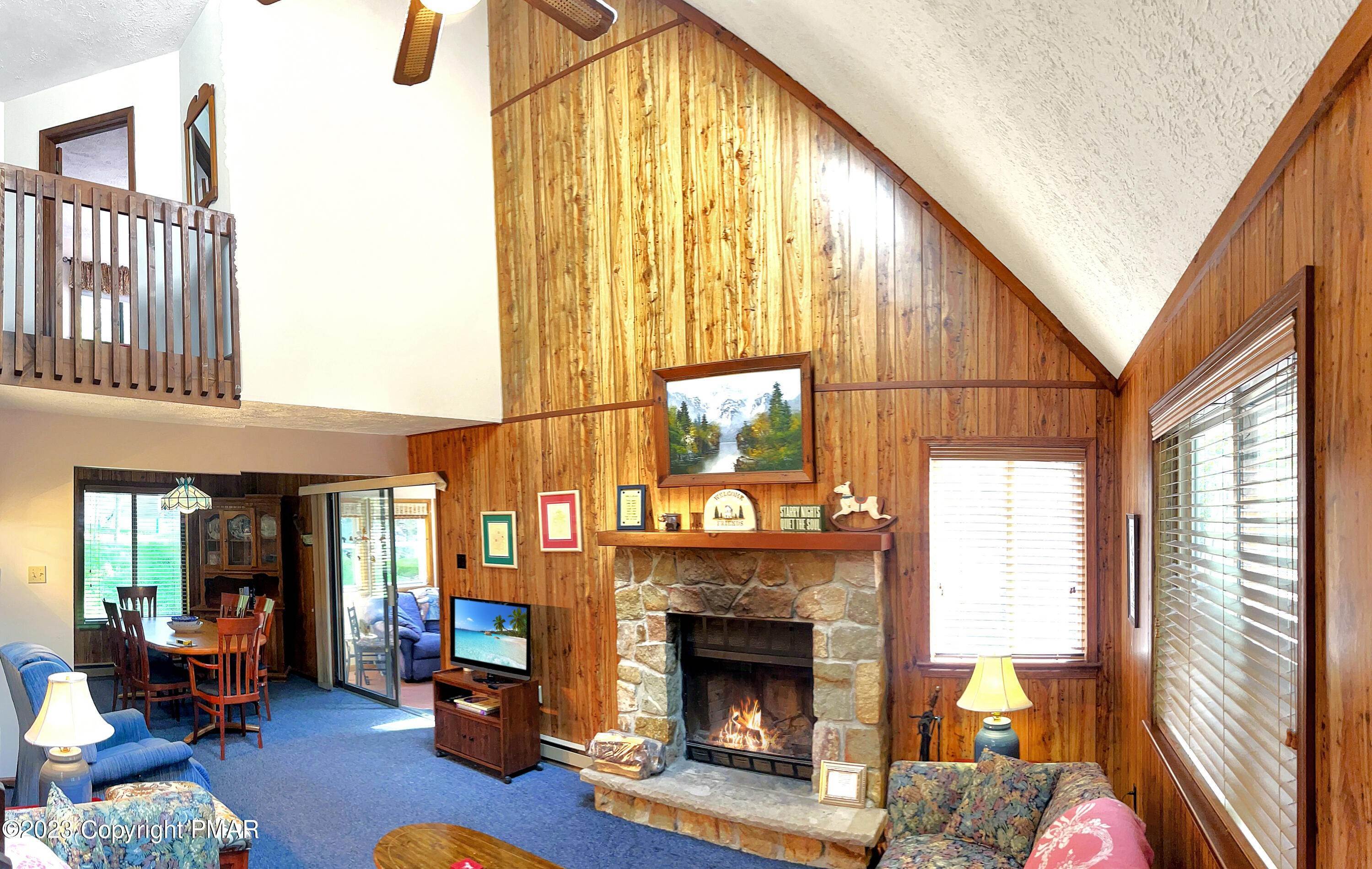 17. Single Family Homes for Sale at 202 Mountain View Drive Pocono Lake, Pennsylvania 18347 United States