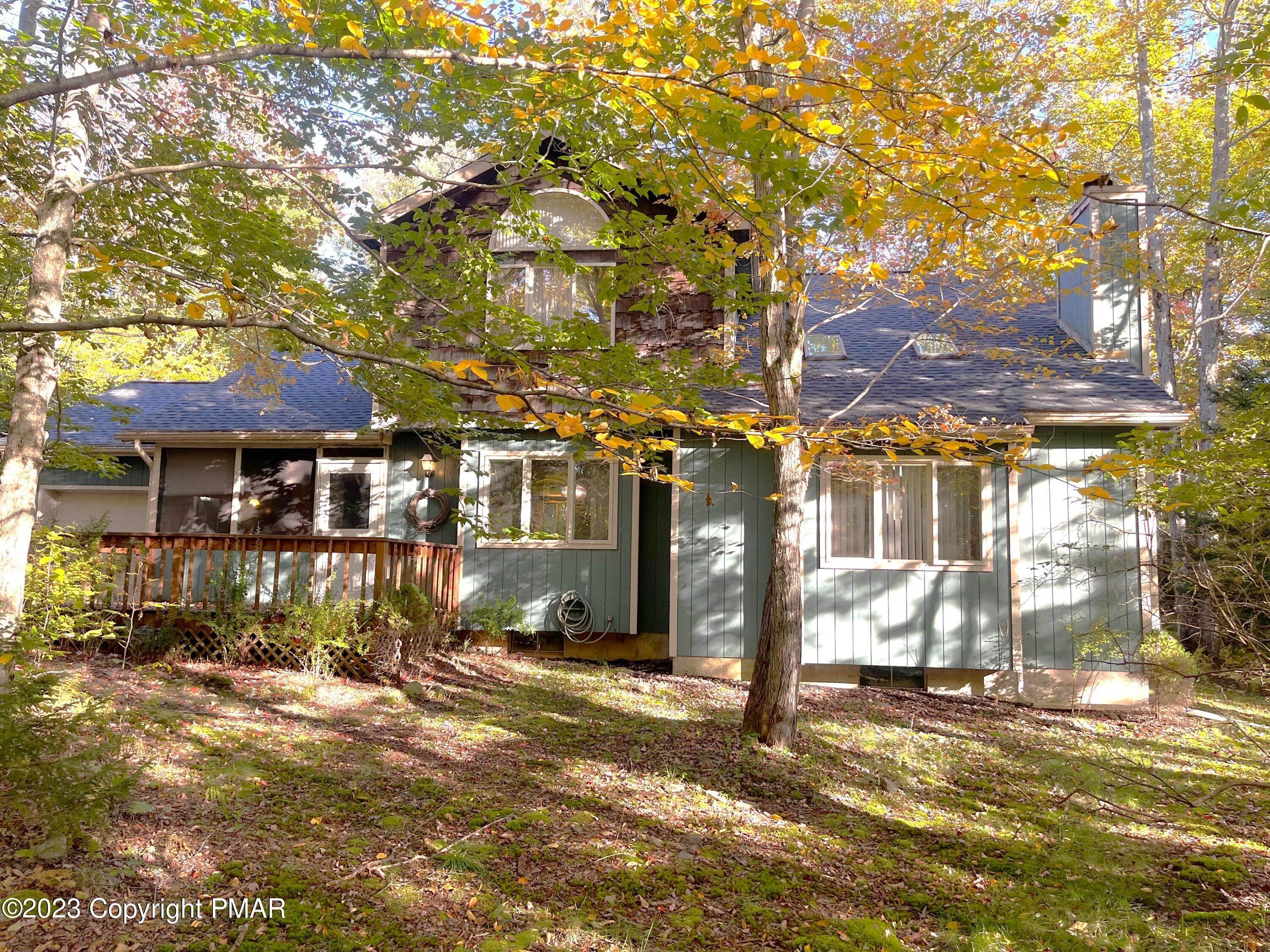 5. Single Family Homes for Sale at 123 Mahoning Drive Pocono Lake, Pennsylvania 18347 United States
