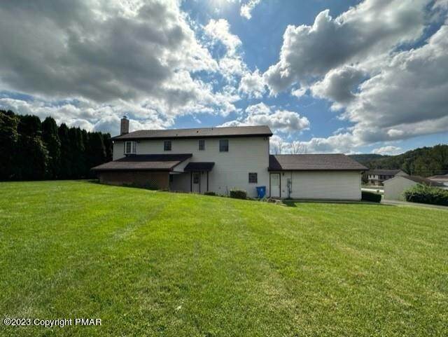 21. Single Family Homes for Sale at 107 3rd Avenue Walnutport, Pennsylvania 18088 United States