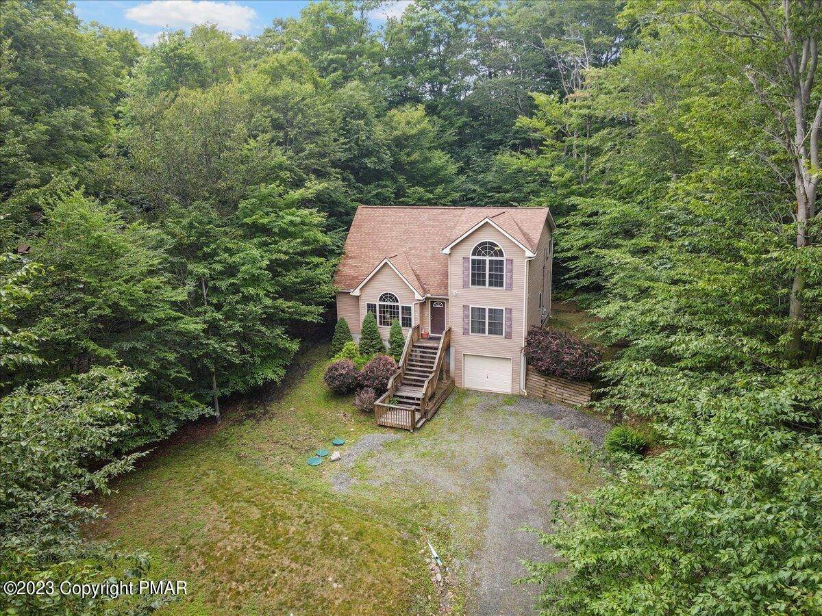 32. Single Family Homes for Sale at 277 Packanack Drive Clifton Township, Pennsylvania 18424 United States