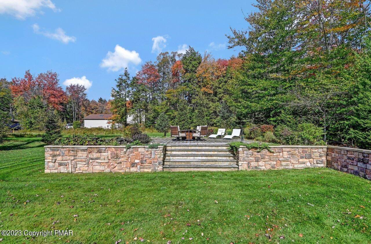 85. Single Family Homes for Sale at 154 Cranberry Drive Blakeslee, Pennsylvania 18610 United States