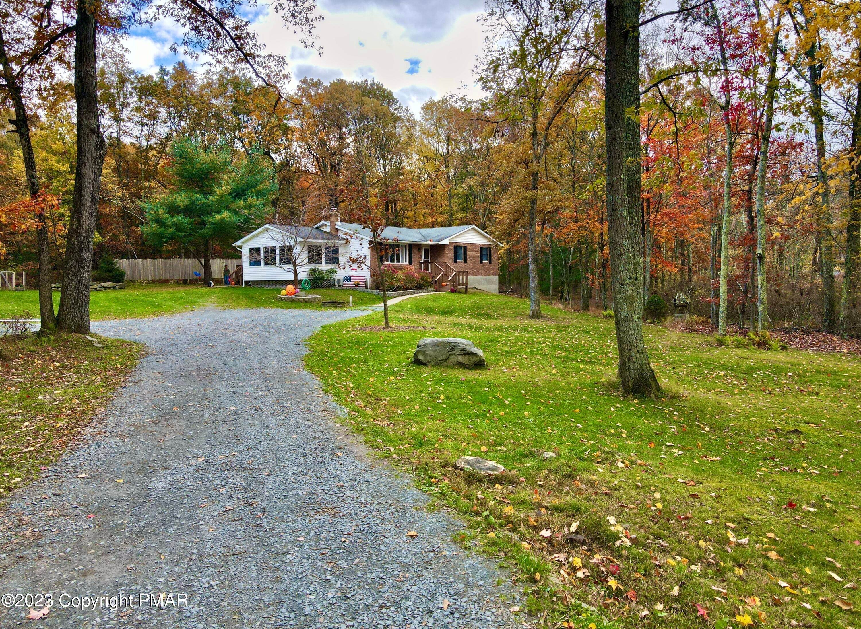 3. Single Family Homes for Sale at 460 Rt 390 Tafton, Pennsylvania 18464 United States