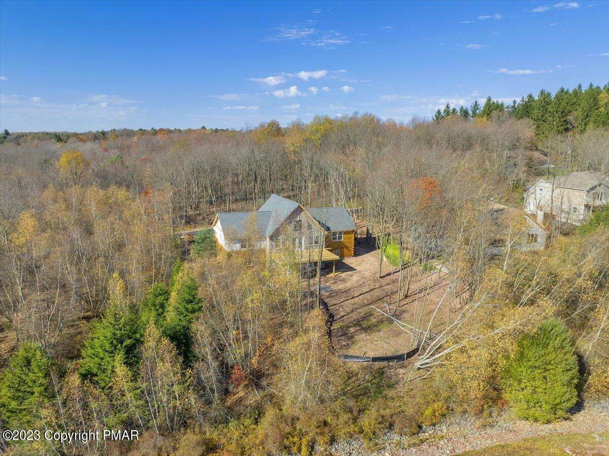 7. Single Family Homes for Sale at 214 Lidio Road Blakeslee, Pennsylvania 18610 United States