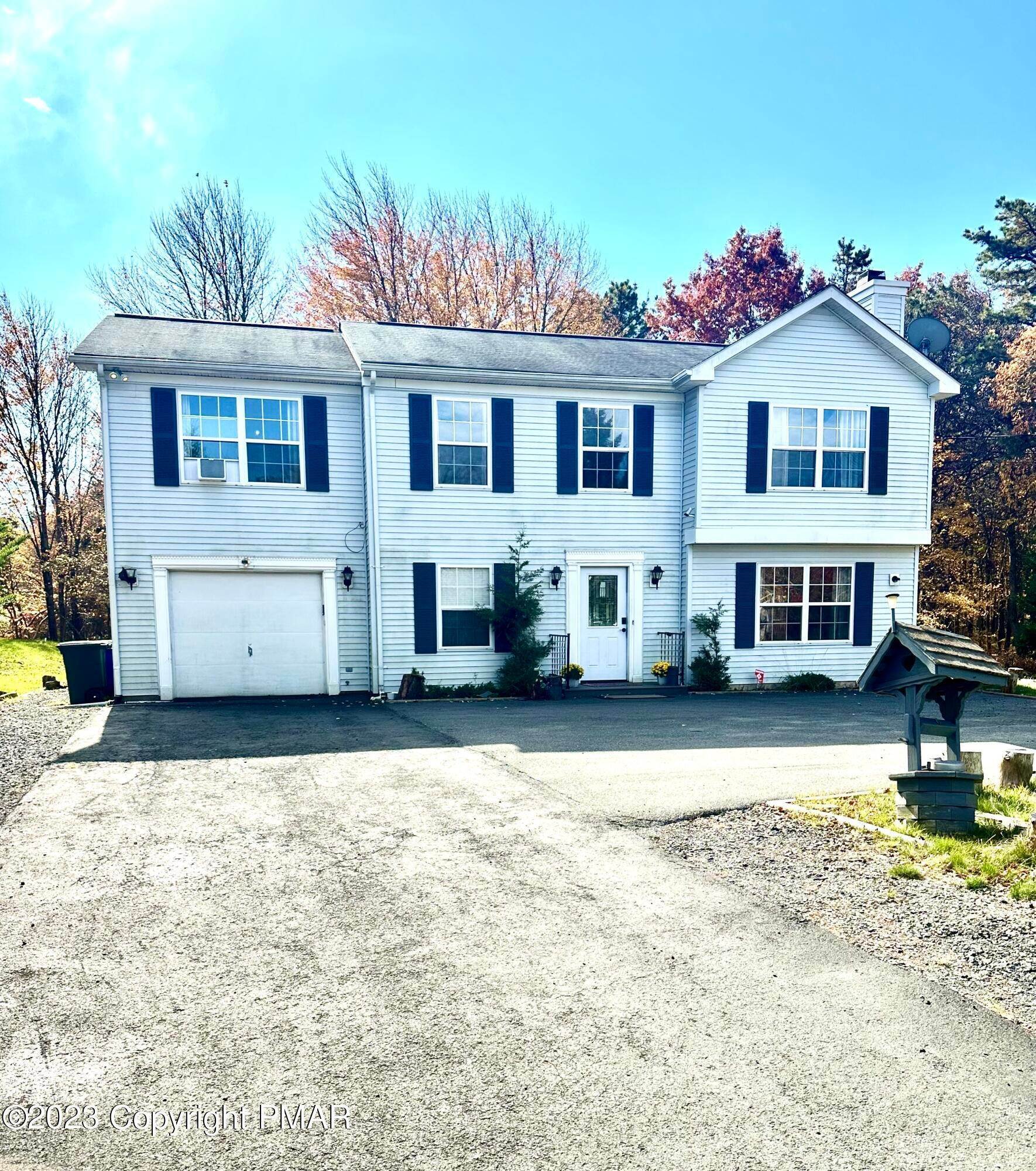 4. Single Family Homes for Sale at 186 Island Drive Tobyhanna, Pennsylvania 18334 United States