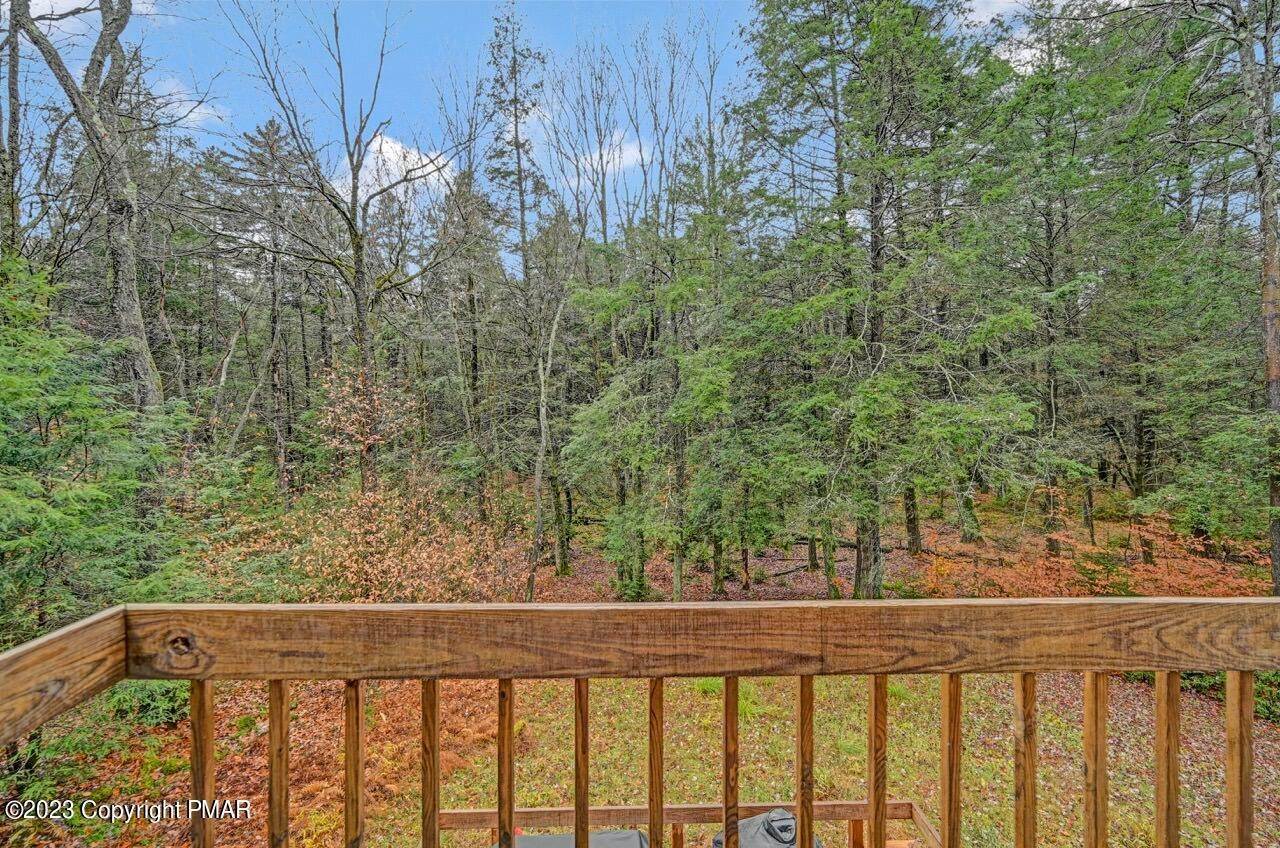 55. Single Family Homes for Sale at 1215 Deer Trail Road Pocono Pines, Pennsylvania 18350 United States