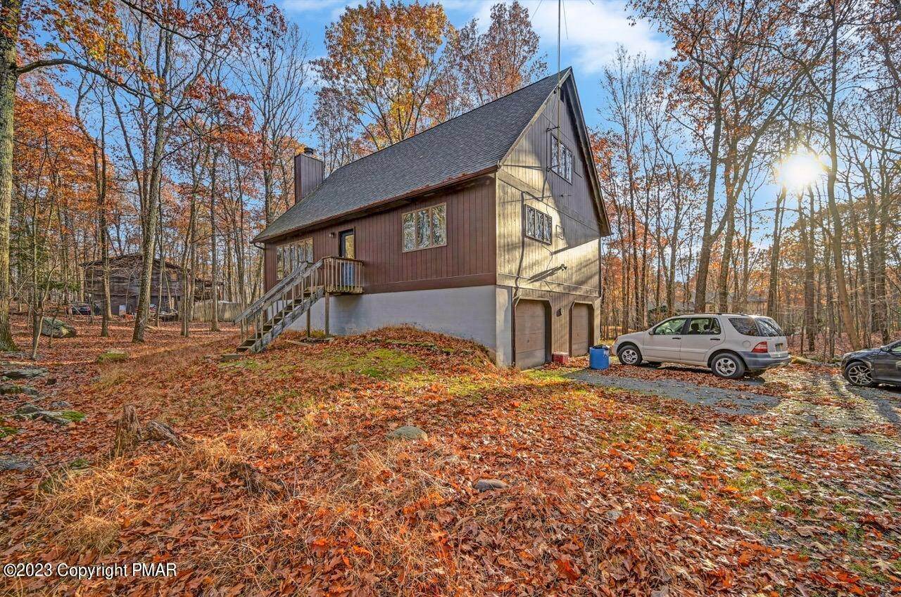 2. Single Family Homes for Sale at 207 Wild Meadow Drive Milford, Pennsylvania 18337 United States