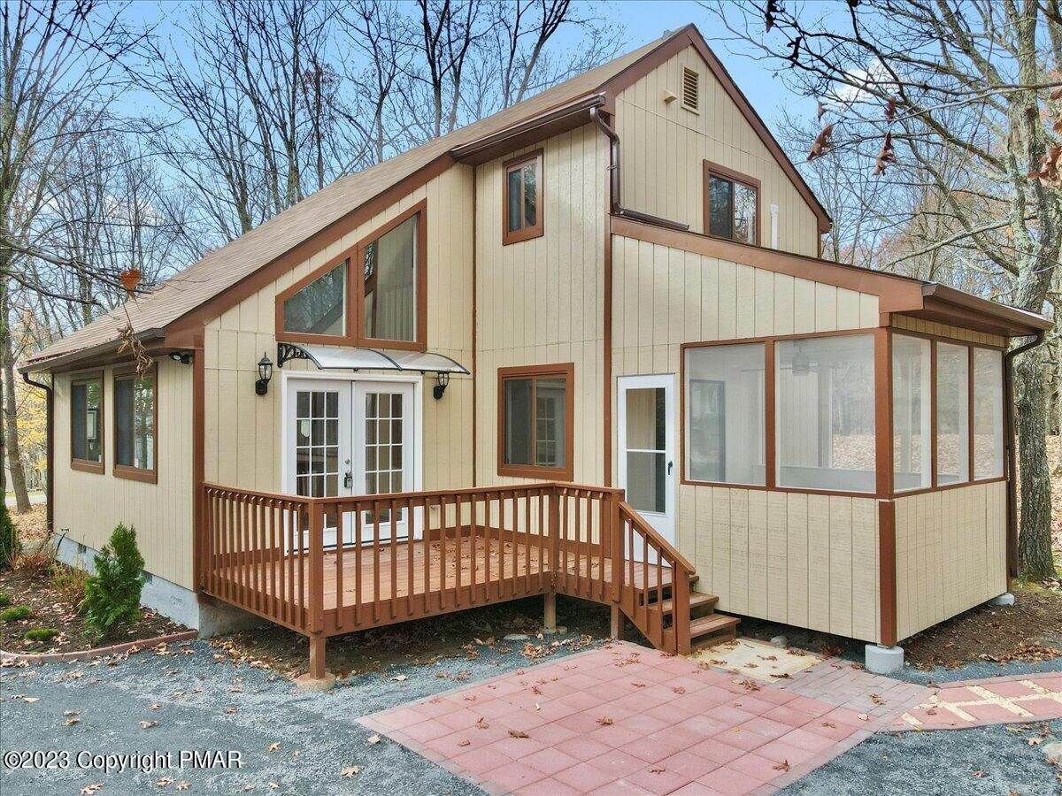 2. Single Family Homes for Sale at 1148 Falls Road Bushkill, Pennsylvania 18324 United States