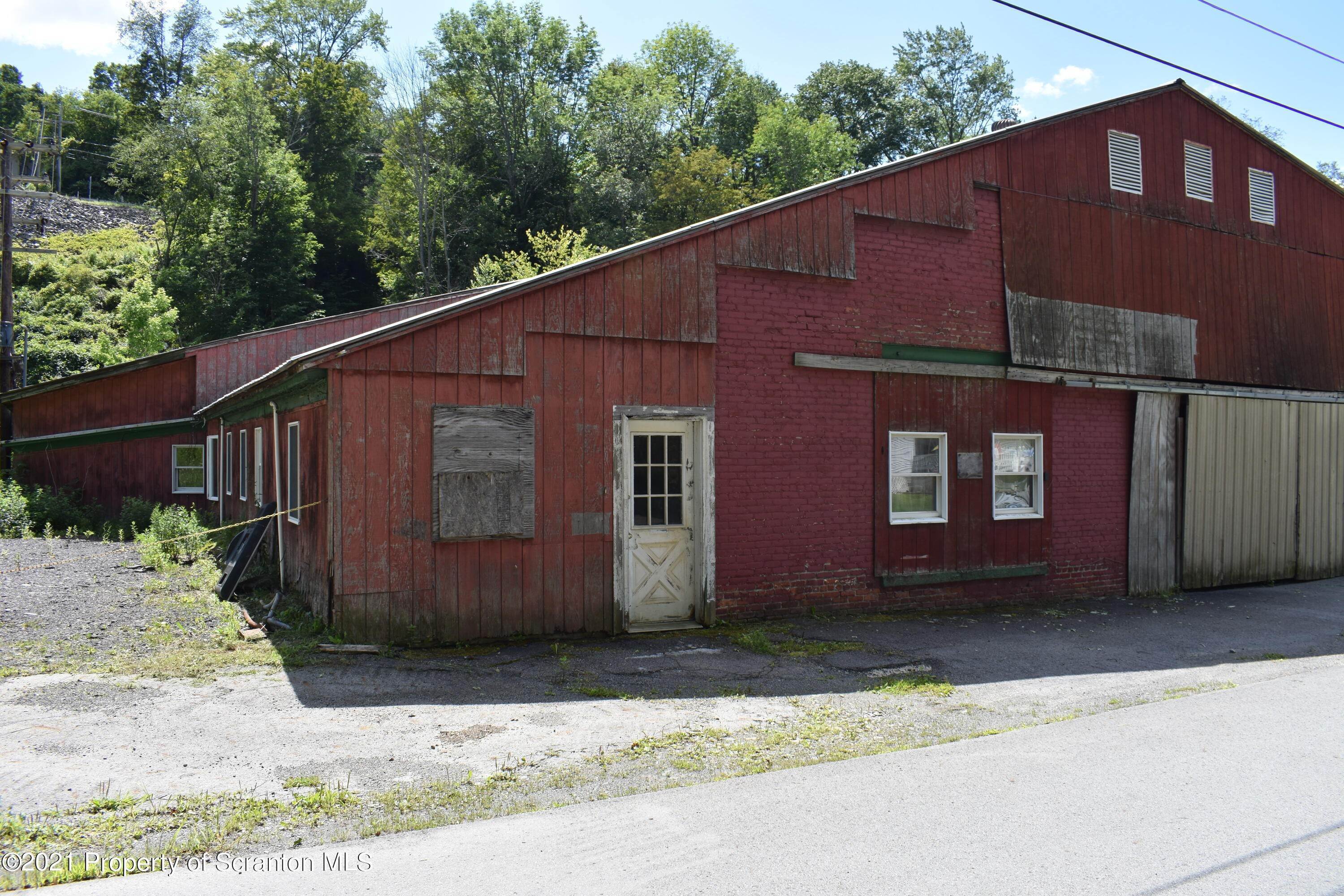 22. Commercial for Sale at 641 Erie Avenue Susquehanna, Pennsylvania 18847 United States