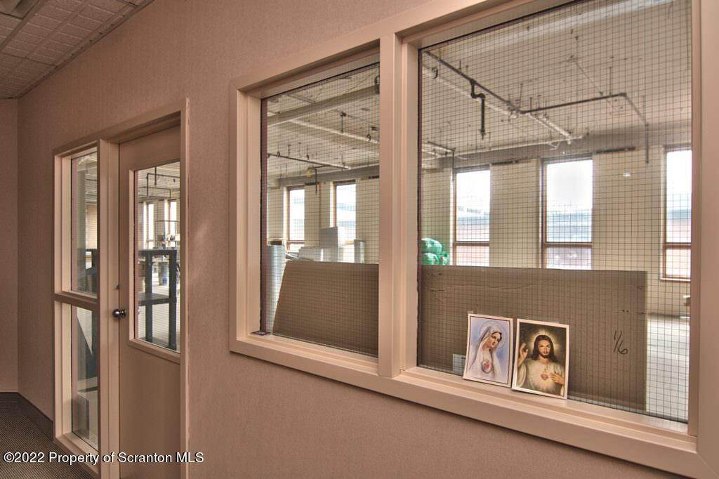 19. Commercial for Rent at 400 Wyoming Ave Scranton, Pennsylvania 18503 United States