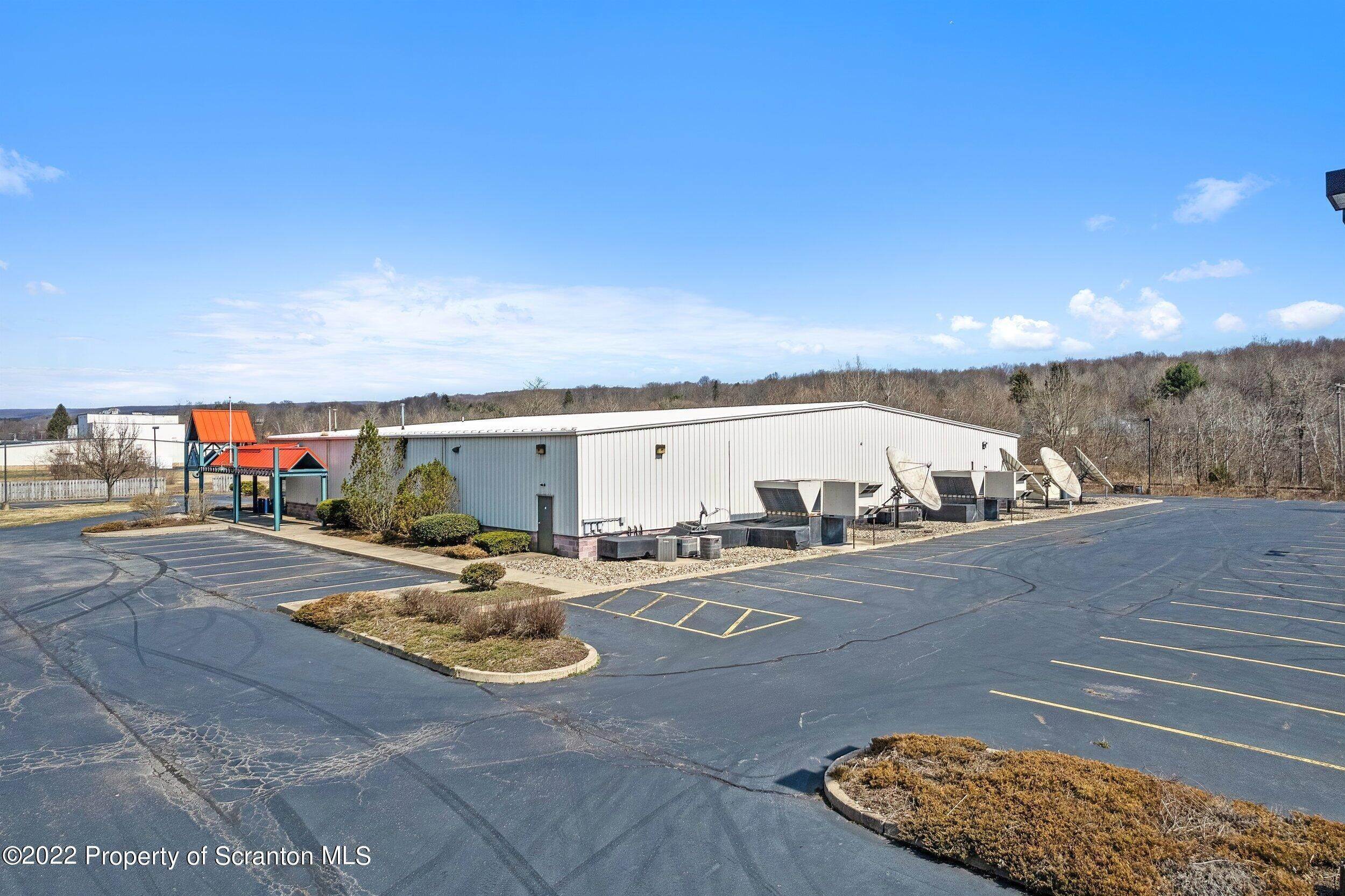 8. Commercial for Sale at 15 Fleetwood Rd Carbondale, Pennsylvania 18407 United States