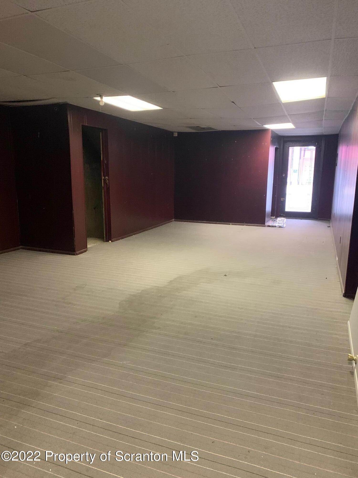 5. Commercial for Rent at 1820 Sanderson Ave Scranton, Pennsylvania 18509 United States