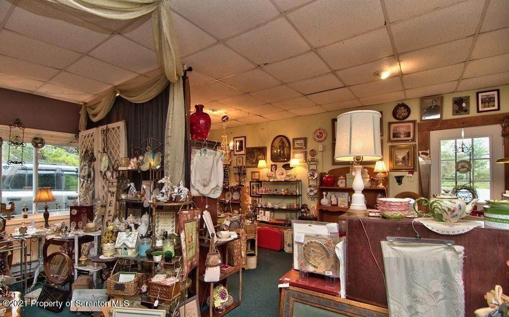 12. Commercial for Sale at 595 Easton Tpke Lake Ariel, Pennsylvania 18436 United States