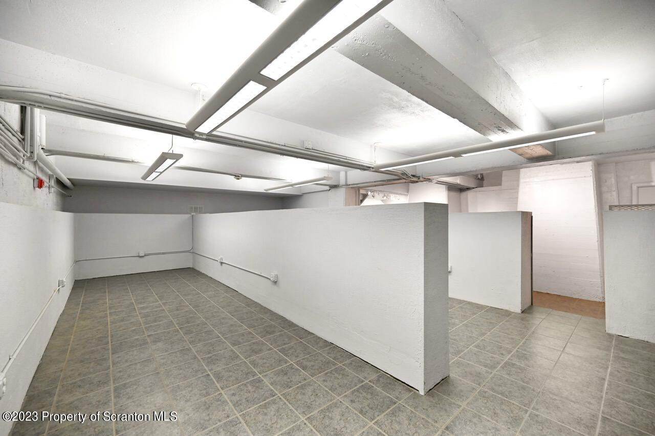 39. Commercial for Rent at 515 Center St Scranton, Pennsylvania 18503 United States