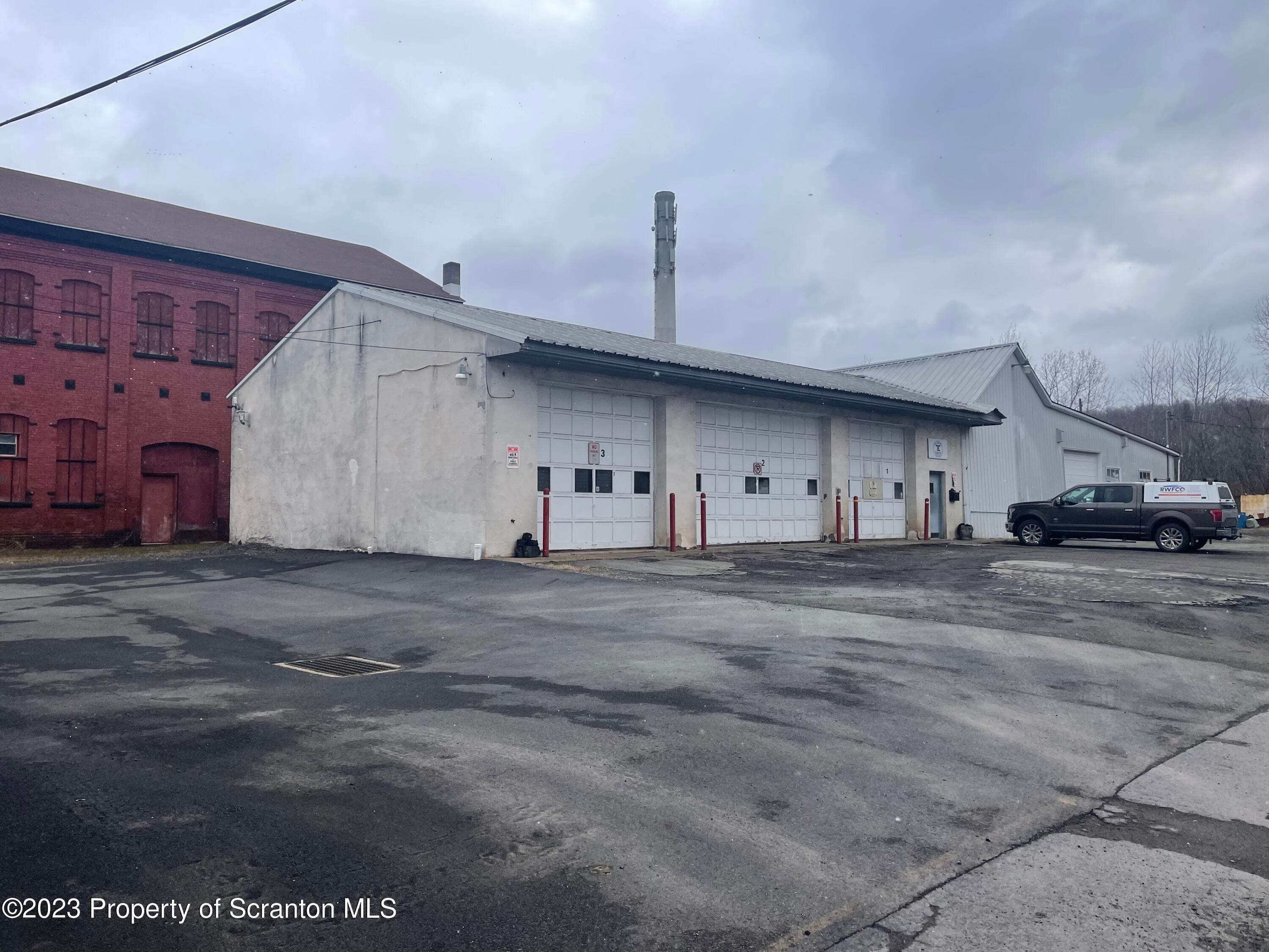 2. Commercial for Sale at 104 Dundaff St Carbondale, Pennsylvania 18407 United States